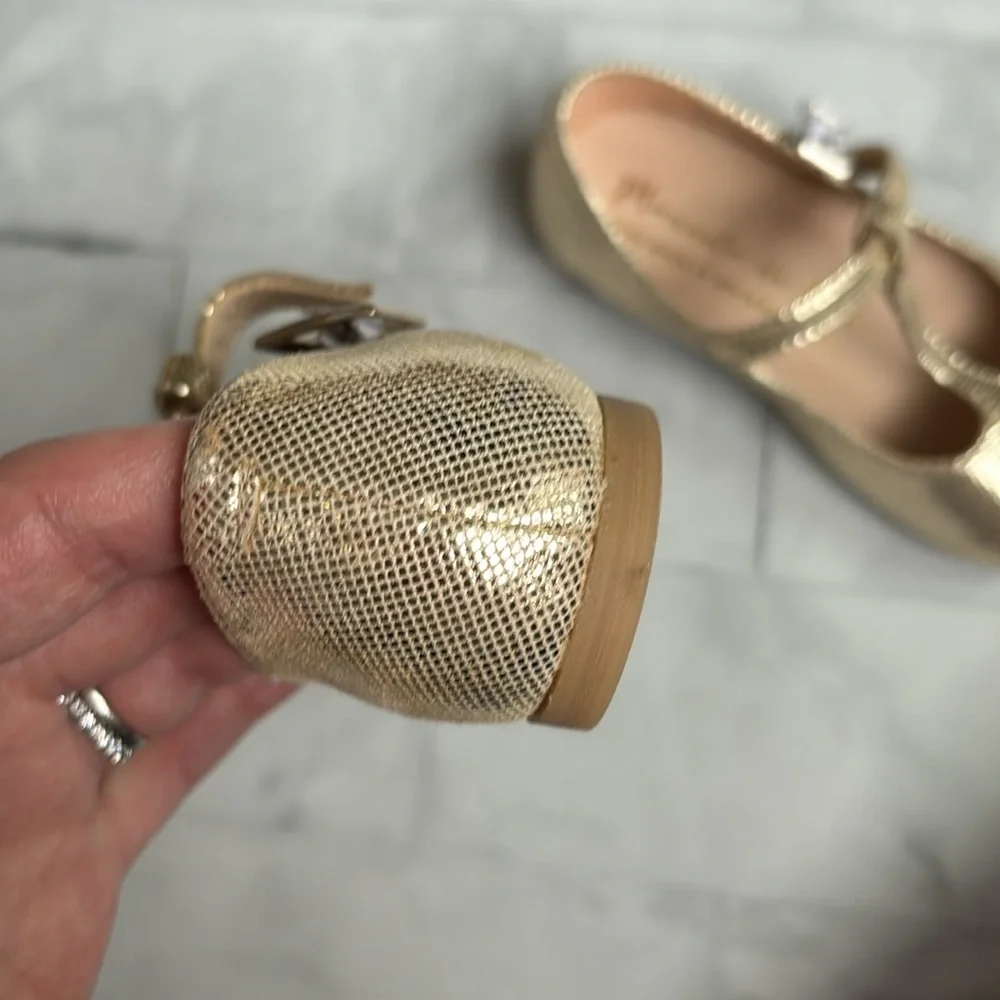 Manuela de Juan Little Girl’s Gold T-Strap Mary Janes